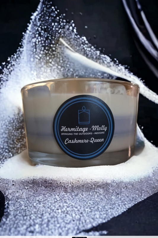 Cashmere Queen<span data-mce-fragment="1"> </span></strong><strong data-mce-fragment="1">- Luxury Natural Soya Candle -<span data-mce-fragment="1"> </span></strong><strong data-mce-fragment="1">Black Fig & Vetiver</strong></p> <p data-mce-fragment="1">A contrast between the sweetness of the fig and the earthiness of the vetiver creates a truly nature-based scent. Picture the scent of a meadow after rain. Truly these candles will bring the “Outdoors Indoors”